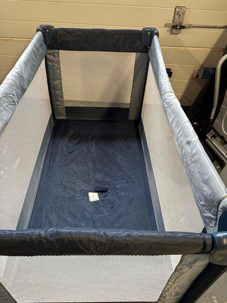 Logeerbed / Reisbed met matras, Kinderen en Baby's, Boxen, Gebruikt, Rechthoekig, Ophalen