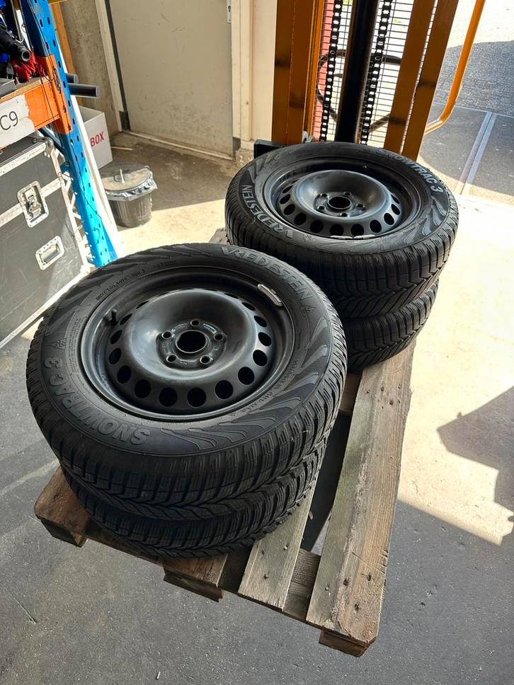 Winterbanden Set Met Velg 195/65R15 Audi Q2 5x112, Auto diversen, Autosport-onderdelen, Gebruikt, Ophalen