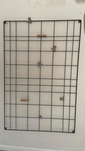Wandbord beschikbaar voor biedingen