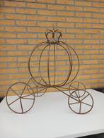 Smeedijzeren Decoratie Koets met Kroontje., Tuin en Terras, Bloembakken en Plantenbakken, Ophalen, Gebruikt, Minder dan 30 cm