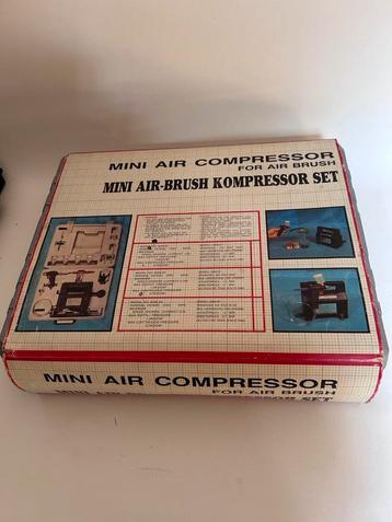 Mini Air Compressor Air Brush Set Vintage beschikbaar voor biedingen