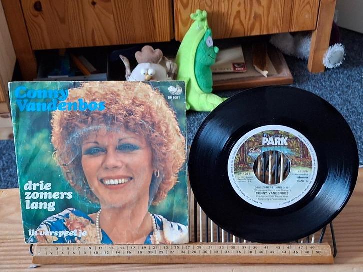 Conny Vandenbos-Drie zomers lang(NL17) 2 euro vaste prijs, Cd's en Dvd's, Vinyl Singles, Zo goed als nieuw, Single, Nederlandstalig