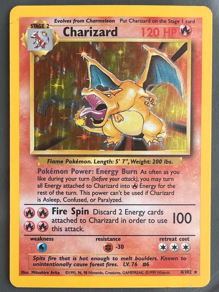 Pokémon kaart 1999 - Base set unlimited Charizard - 4/102, Hobby en Vrije tijd, Verzamelkaartspellen | Pokémon, Gebruikt, Losse kaart
