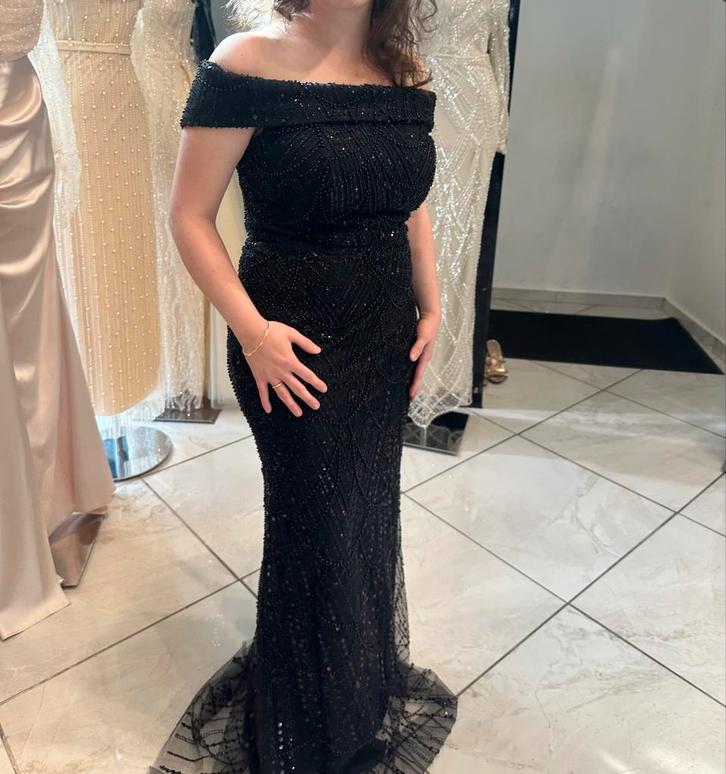 Elegante zwarte galajurk, Kleding | Dames, Jurken, Zo goed als nieuw, Maat 38/40 (M), Zwart, Onder de knie, Ophalen of Verzenden