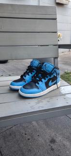 Jordan 1 mid blauw en zwart, Ophalen, Zo goed als nieuw, Schoenen