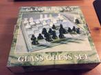 glazen schaakspel 21 x 21 cm in doos, Hobby en Vrije tijd, Gezelschapsspellen | Bordspellen, Nieuw, Een of twee spelers, Ophalen of Verzenden