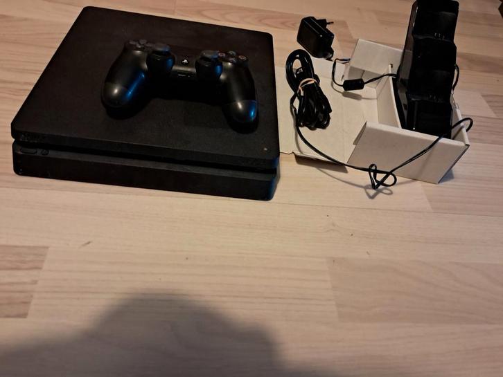 PlayStation 4 Slim - 500GB, Spelcomputers en Games, Spelcomputers | Sony PlayStation 4, Gebruikt, Slim, 500 GB, Met 1 controller