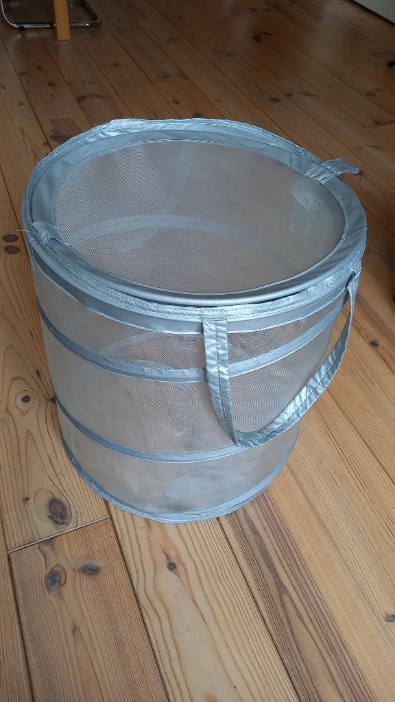 IKEA Fyllen wasmand, Huis en Inrichting, Woonaccessoires | Schalen en Manden, Gebruikt, Mand, Rond, Kunststof, Ophalen of Verzenden