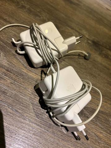 Apple MacBook Opladers 2x beschikbaar voor biedingen