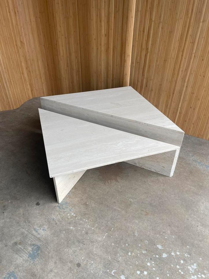 Vintage travertin driehoekige salontafels up & up, Antiek en Kunst, Antiek | Meubels | Tafels, Ophalen
