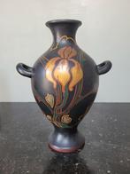 Gouda Vaas Iris - Aardewerk, Antiek en Kunst, Ophalen