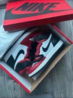 Nike Jordan 1 Retro High Satin Snake Chicago 38,5 EU, Nieuw, Nike, Ophalen of Verzenden, Sneakers of Gympen