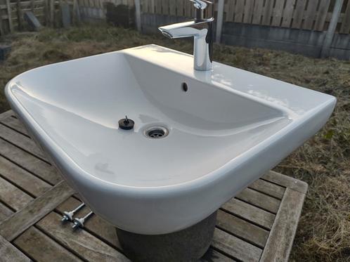 Wastafel Geberit Smyle 60x48 met kraan+Sifon, Doe-het-zelf en Verbouw, Sanitair, Zo goed als nieuw, Wastafel, Ophalen of Verzenden