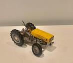 Britains Ltd Massey Ferguson 135 tractor, Hobby en Vrije tijd, Modelauto's | 1:32, Verzenden, Gebruikt, Tractor of Landbouw, Britains