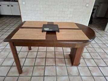 Te koop eettafel ophalen in Spijkenisse €30 beschikbaar voor biedingen
