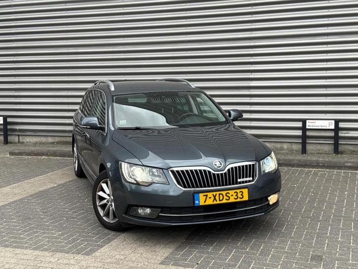 Skoda Superb Combi 1.6 TDI Ambition Business (bj 2014) LEER|, Auto's, Skoda, Bedrijf, Te koop, Superb, ABS, Airbags, Airconditioning