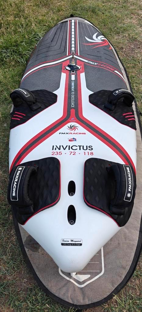 FMX Invictus 118 slalom, Watersport en Boten, Windsurfen, Zo goed als nieuw, Plank, Minder dan 5 m², Ophalen of Verzenden