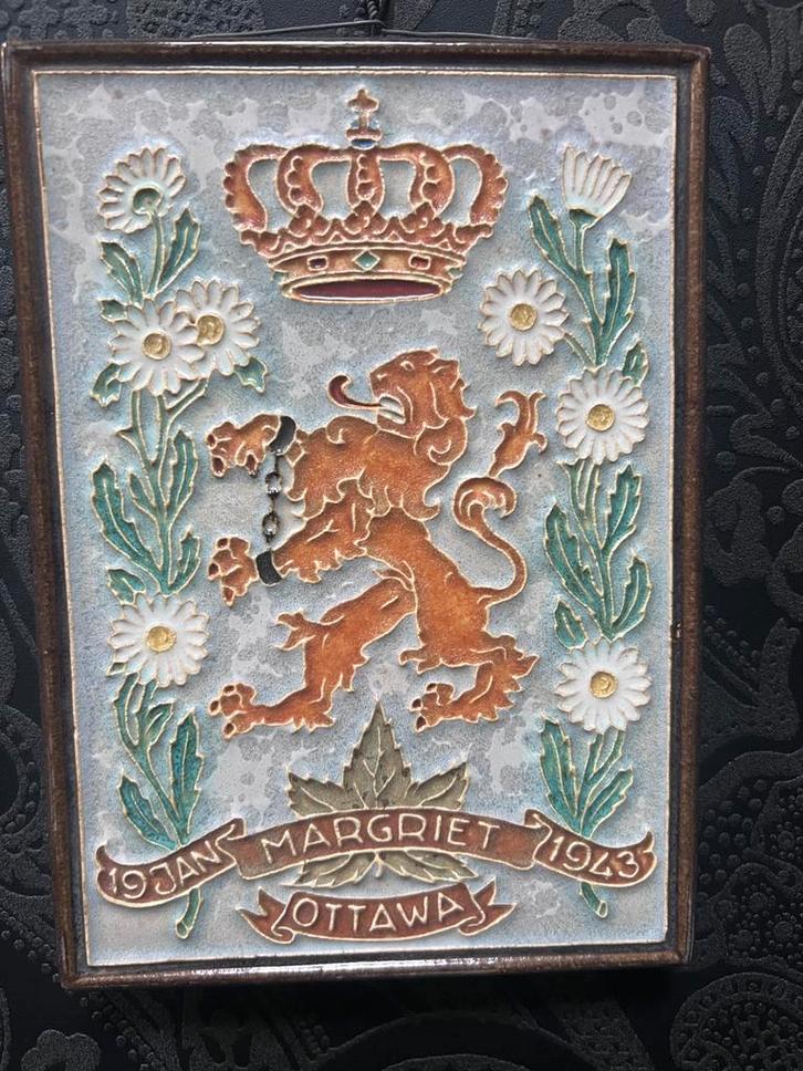 Cloisonné tegel Prinses Margriet 1943, Antiek en Kunst, Antiek | Wandborden en Tegels, Ophalen of Verzenden