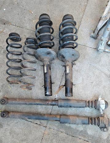 Complete originele set veren schokbrekers Golf4 / Audi A3 8L beschikbaar voor biedingen