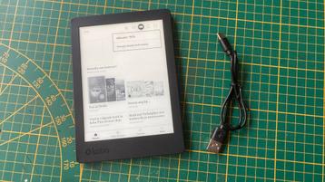 Kobo Aura 2, zgan, met USB-kabel beschikbaar voor biedingen