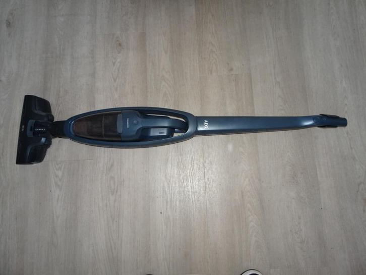 AEG Clean 3000 steelstofzuiger, Witgoed en Apparatuur, Stofzuigers, Zo goed als nieuw, Stofzuiger, Ophalen of Verzenden