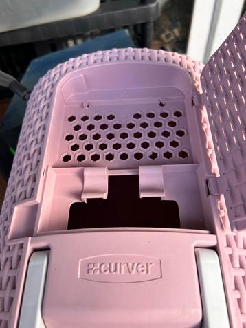 Roze kattenbak curver beschikbaar voor biedingen