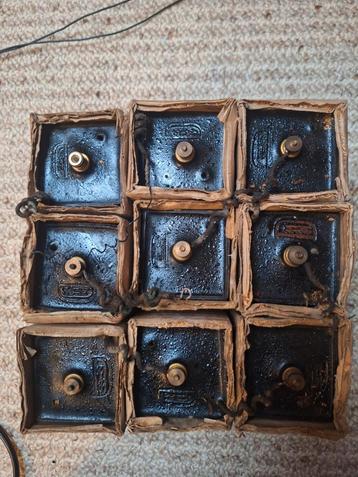 Oude Batterijen -  Steam Punk - Voor Oorlogse batterijen  beschikbaar voor biedingen