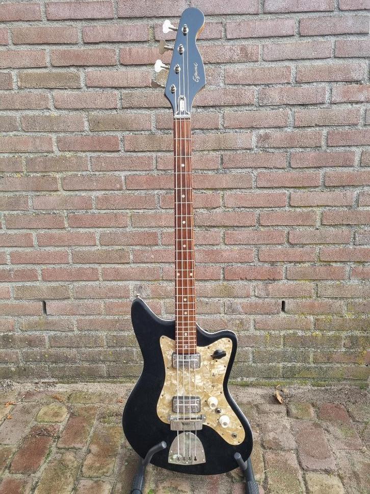 Egmond B2V Typhoon, Muziek en Instrumenten, Snaarinstrumenten | Gitaren | Bas, Zo goed als nieuw, Elektrisch, Ophalen