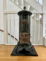 Antieke Continental gietijzeren potkachel met grondplaat, Ophalen