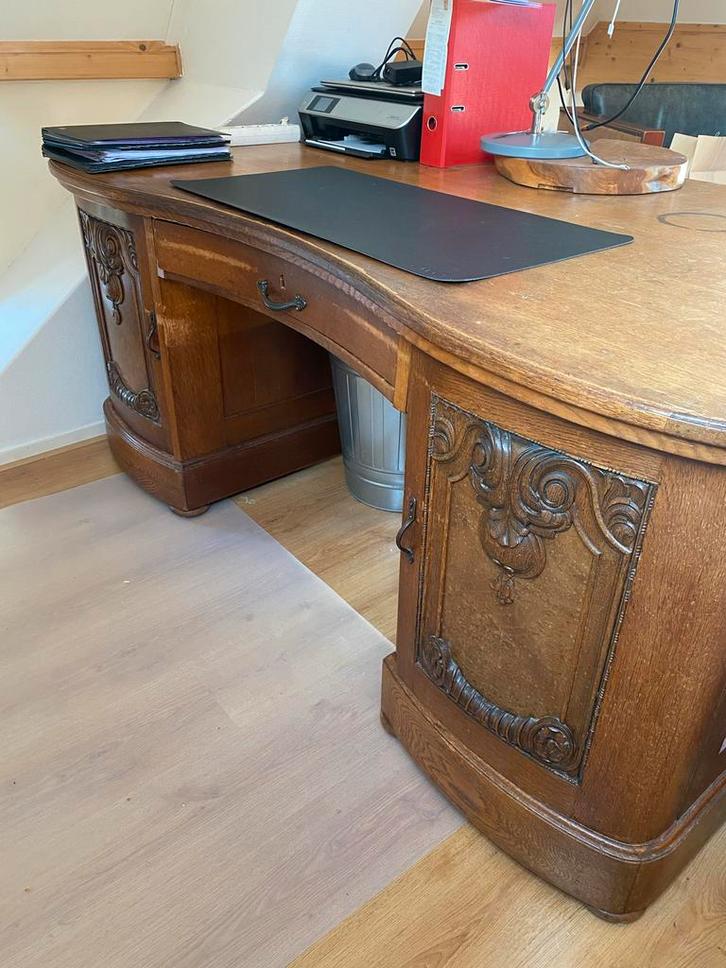 Antiek houten Bureau met veel opbergruimte, Huis en Inrichting, Bureaus, Gebruikt, Bureau, Ophalen