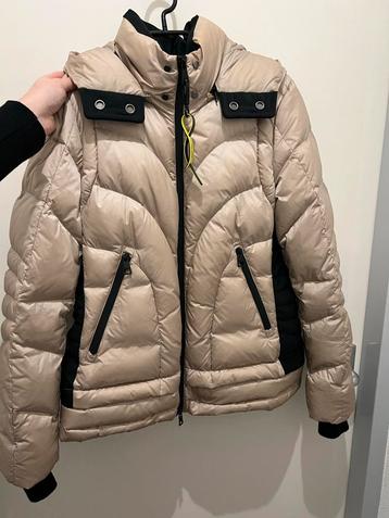 Vrijwel nieuw sportieve donzen winterjas Creenstone beige 36 beschikbaar voor biedingen