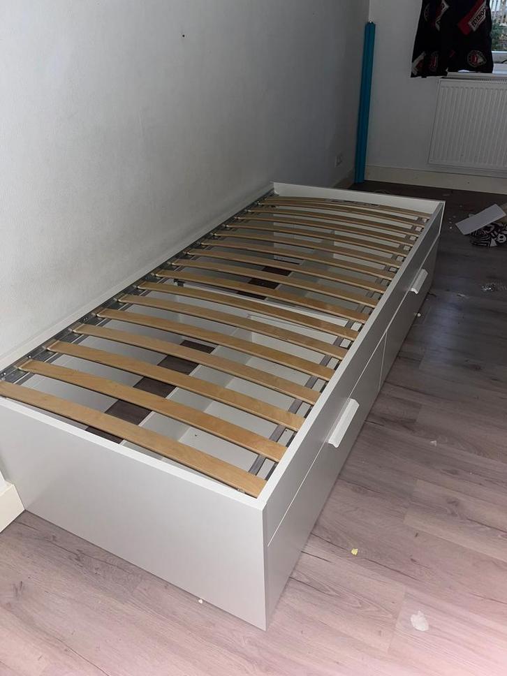 Brimnes bedframe (ikea) 90x200, Huis en Inrichting, Slaapkamer | Bedden, Gebruikt, Eenpersoons, 90 cm, 200 cm, Hout, Wit, Ophalen