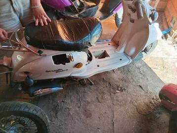 znen scooter 2013 beschikbaar voor biedingen