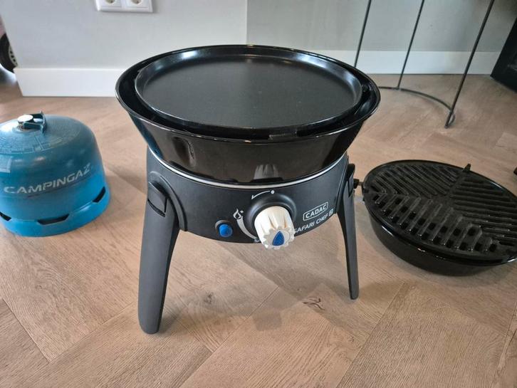 Cadac Safari Chef 2 Compacte BBQ inclusief gasfles + slang, Caravans en Kamperen, Kampeeraccessoires, Zo goed als nieuw, Ophalen of Verzenden