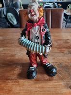 Clown met trekharmonica beeld van steen, Ophalen of Verzenden, Gebruikt, Steen, Mensenbeeld