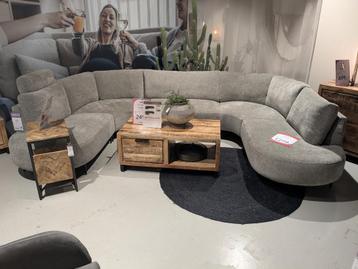 SUPER DE LUXE SHOWROOM U- BANK VOOR SPOTPRIJS beschikbaar voor biedingen