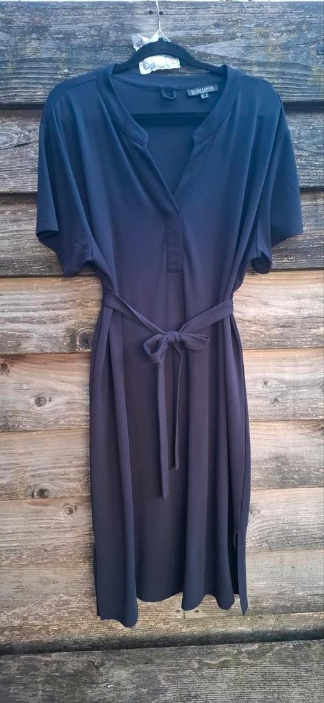 Base level Curvy jurk Yenta met ceintuur maat 46, Kleding | Dames, Jumpsuits, Zo goed als nieuw, Maat 46/48 (XL) of groter, Blauw