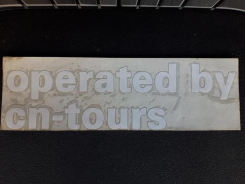 operated by CN-Tours - autobus sticker jaren 70/80, Verzamelen, Spoorwegen en Tramwegen, Zo goed als nieuw, Bus of Metro, Overige typen