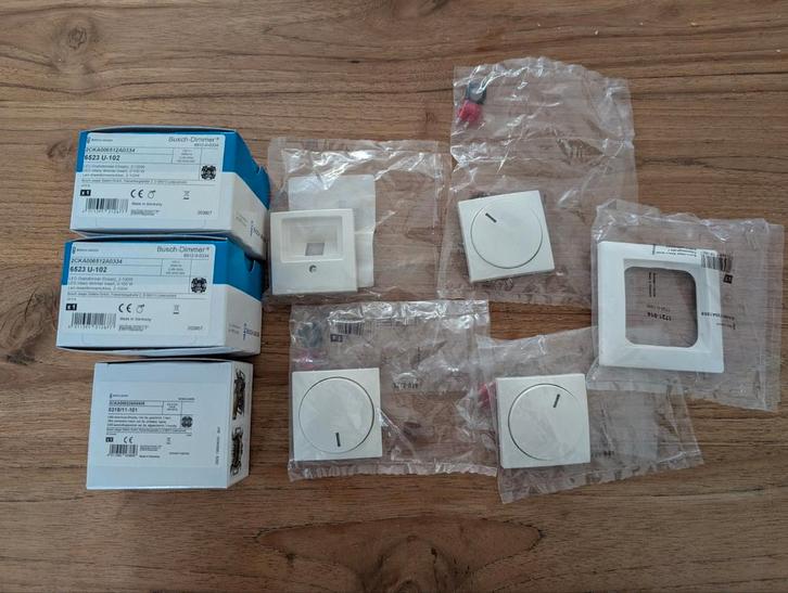 Busch-Jaeger Schakelmateriaal - dimmers, uae en afdekplaatje, Doe-het-zelf en Verbouw, Elektra en Kabels, Nieuw, Schakelaar, Ophalen of Verzenden