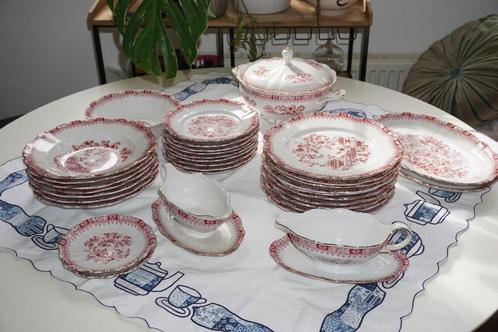 Seltmann Weiden Bavaria 'Theresia Rood' – 34-delig vintage p, Huis en Inrichting, Keuken | Servies, Gebruikt, Compleet servies