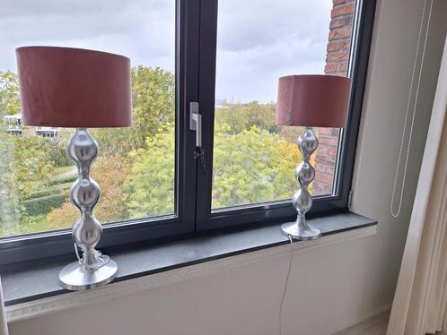 Tafellamp, 2 stuks, Huis en Inrichting, Lampen | Tafellampen, Zo goed als nieuw, 50 tot 75 cm, Metaal, Stof, Ophalen