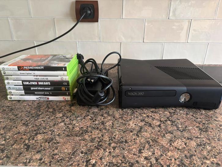 Xbox 360 met 7 games - Compleet en getest!, Spelcomputers en Games, Spelcomputers | Xbox Original, Gebruikt, Met 1 controller
