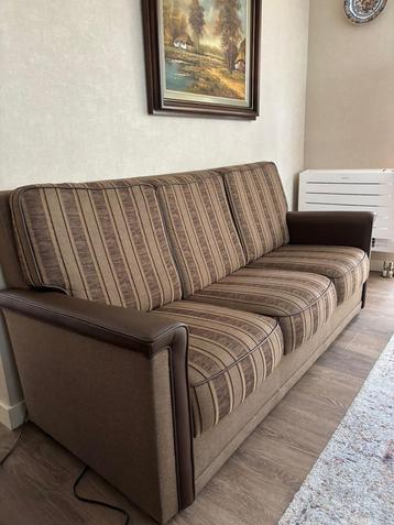 Mooie 3-zits bank, 193x165 cm, ZGAN beschikbaar voor biedingen