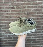Nike Air Max 1 Premium Olive Canvas Suede, Kleding | Heren, Schoenen, Overige kleuren, Nike, Ophalen of Verzenden, Sneakers of Gympen
