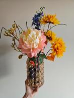 Bloemenvaas met kunstbloemen, Huis en Inrichting, Overige kleuren, Ophalen of Verzenden, Minder dan 50 cm, Glas