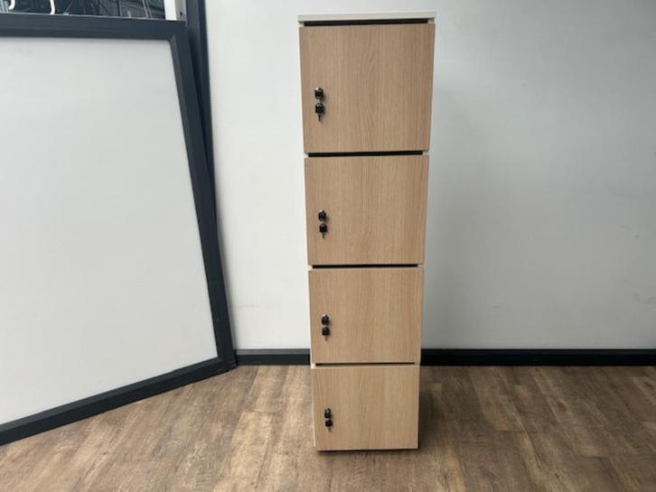 4 deurs – lockerkast wit, Spelcomputers en Games, Games | Sony PlayStation 4, Zo goed als nieuw, 1 speler, Vanaf 3 jaar, Ophalen of Verzenden