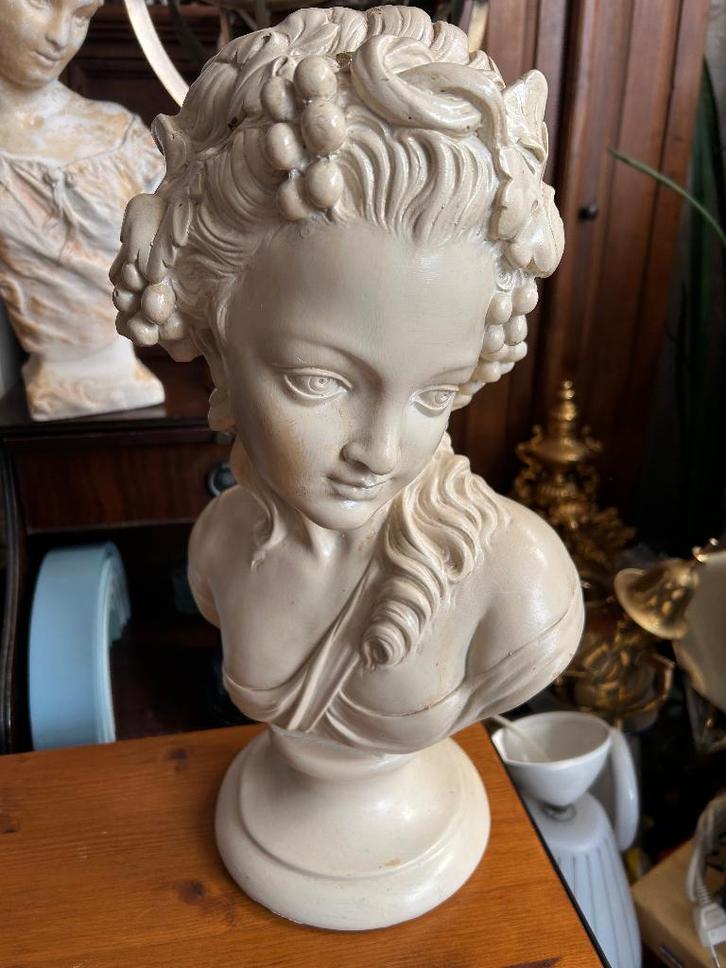 vrouwenbuste op sokkel rococo tijd hoogte 46 cm, Antiek en Kunst, Kunst | Beelden en Houtsnijwerken, Ophalen