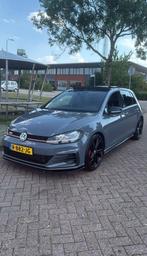 Volkswagen Golf 2.0 TSI 290pk 7-DSG 2020 Akrapovic pano, 1330 kg, 4 cilinders, 1984 cc, Leder