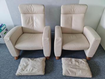 Leren ecru fauteuils beschikbaar voor biedingen
