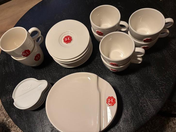 Douwe Egberts Mokken - Schotels en Gebaksbordjes, Huis en Inrichting, Keuken | Servies, Zo goed als nieuw, Kop(pen) en/of Schotel(s)